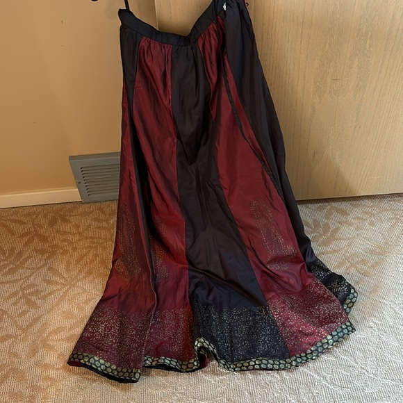 Skirt - Picture 2 of 5